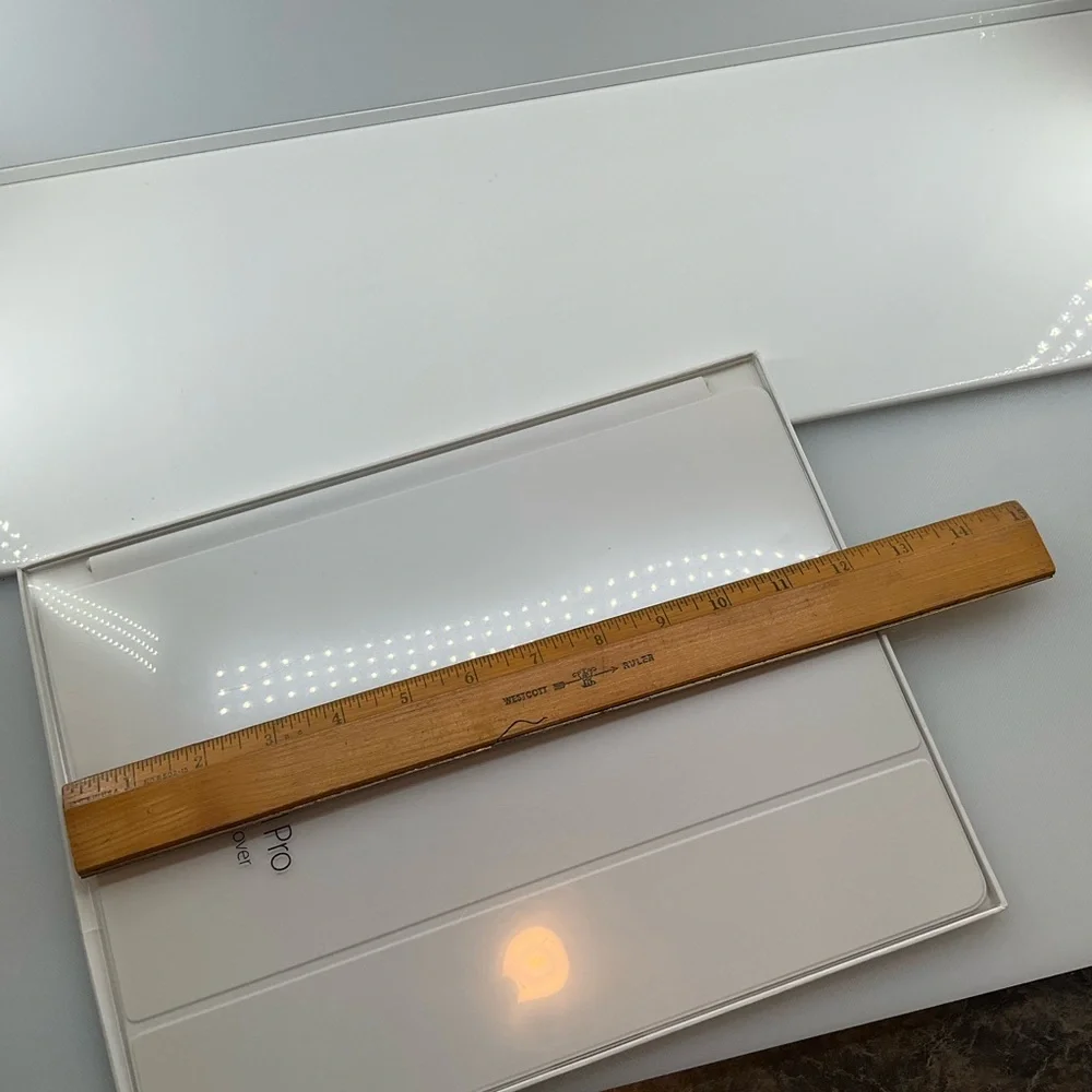 APPLE 12.9” iPad Pro Smart Cover MLJK2FE/A - White NIB